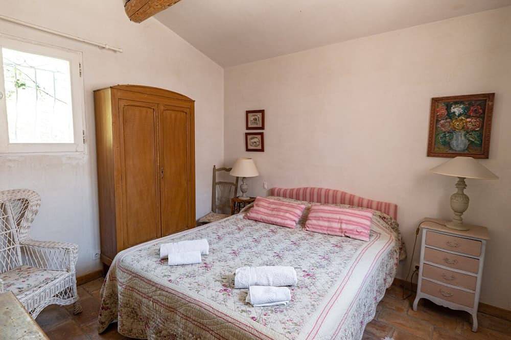 Ruhiges Ferienhaus mit Pool und Kamin – 701 Jou in Joucas, Regionaler Naturpark Luberon