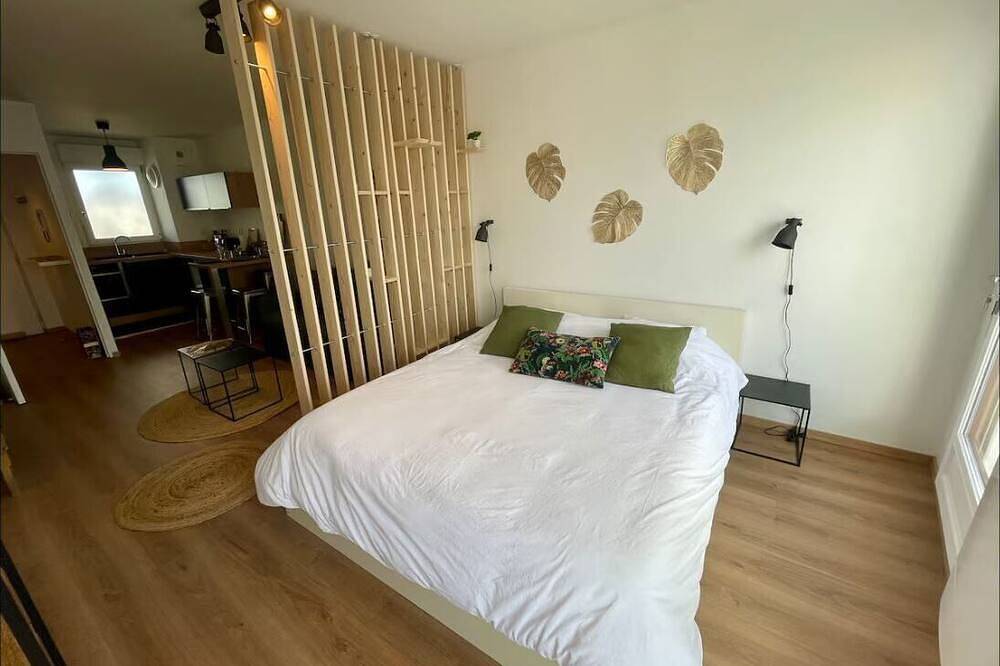 Entire apartment, Alp Chartres - Studio Terrace and parking, 4 persons in Chartres, Chartres region