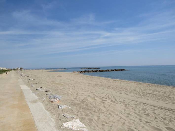Gîte pour 3 personnes, avec jardin ainsi que piscine et terrasse dans Port Saint Ange - 2