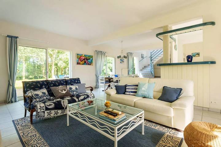 Location de vacances pour 8 personnes, avec jardin à Crach - 2