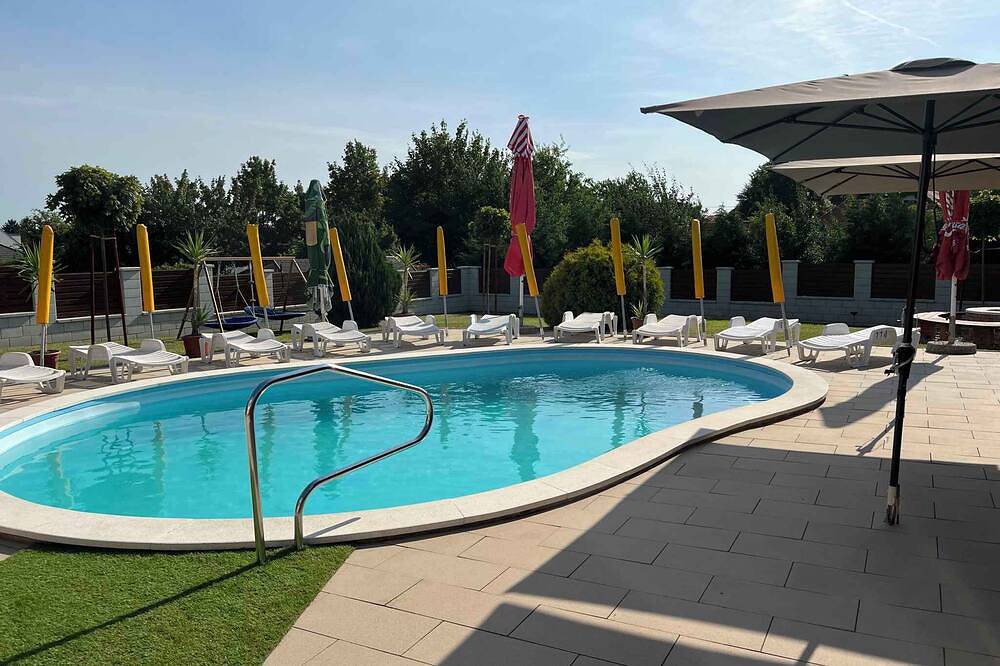 Ganze Wohnung, Ferienwohnung mit beheiztem Pool und Internet in Gyenesdias, Balaton Hochland Nationalpark