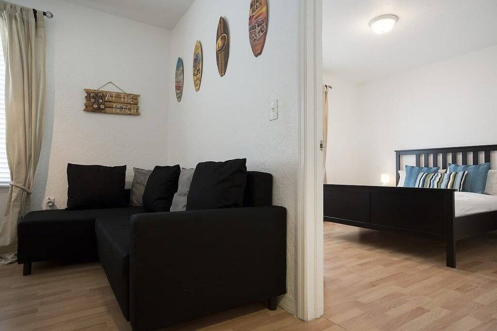 Ganze Wohnung, 1 Bedroom 2 Blocks from the Ocean on Collins Ave in Atlantic Heights, Miami Beach