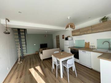 Gîte pour 4 personnes, avec jardin, adapté aux familles dans Grand lac de Laffrey
