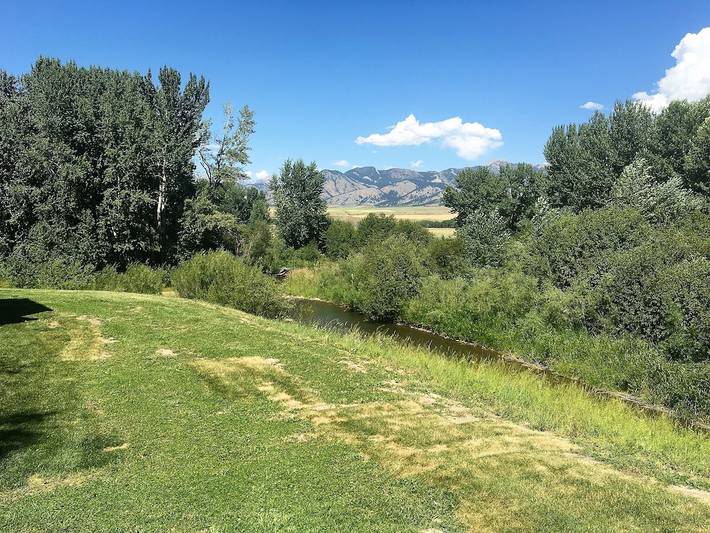 Vacation rental for 5 people, with yard and terrace in Bridger Bowl