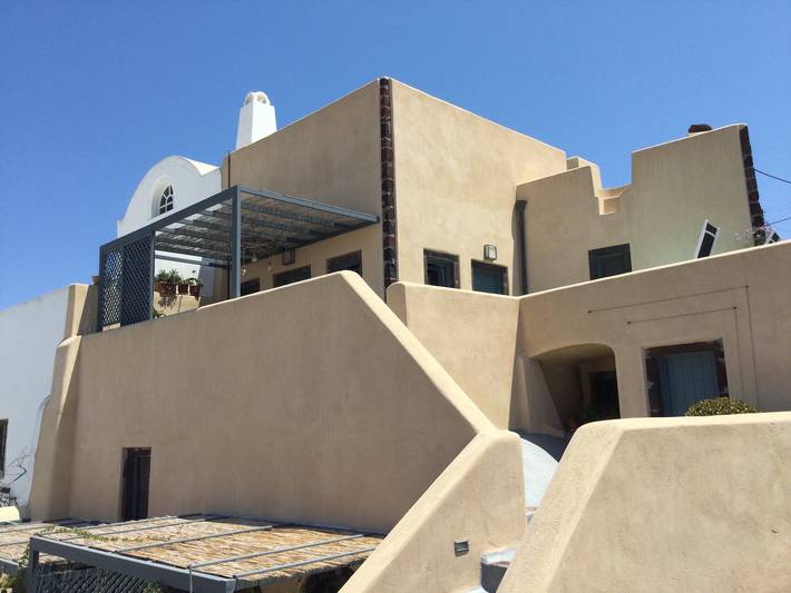 Apartment in A Hotel 'Honeymoon in Finikia - Oi' with Wi-Fi and Air Conditioning in Finikia, Santorini