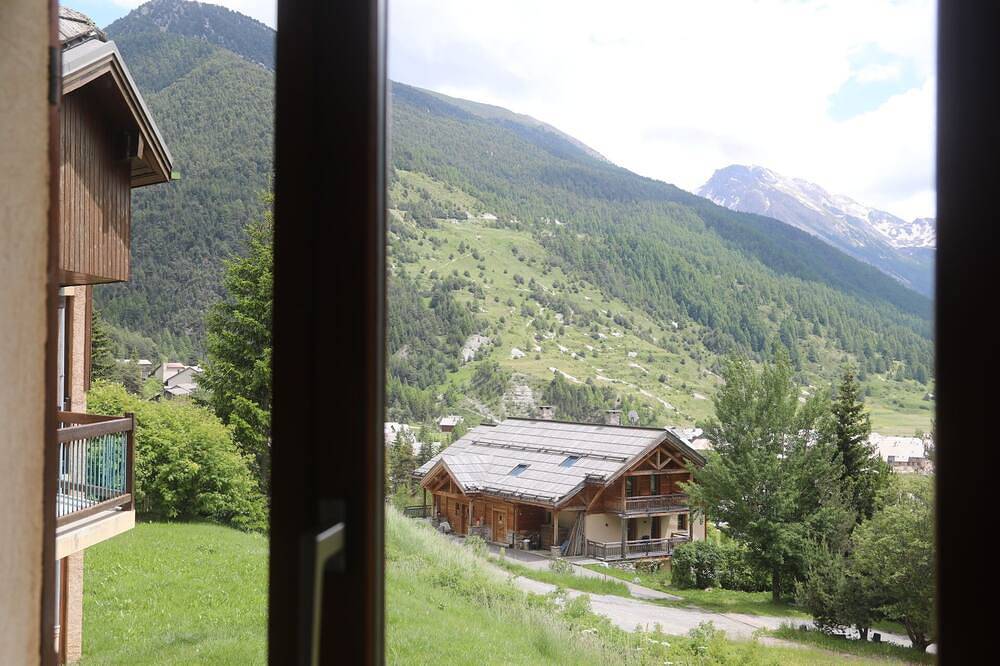 Ganze Wohnung, Beautiful 3-room apartment in the heart of the Queyras regional nature park, in Ceillac in Ceillac, Queyras