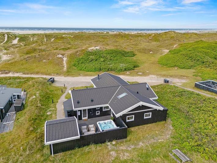 Villa für 8 Personen, mit Balkon/Terrasse und Whirlpool sowie Sauna - 1