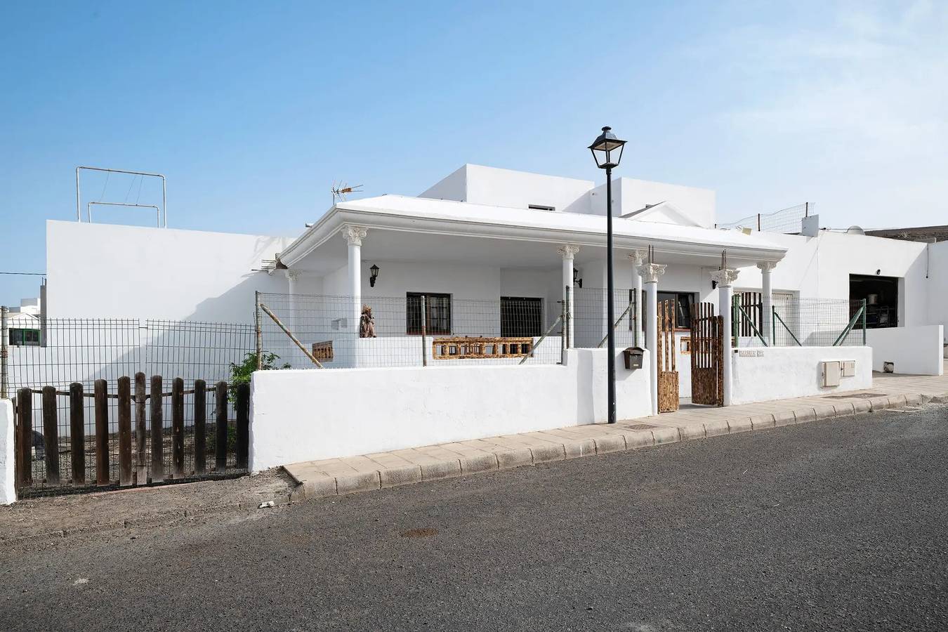 Villa tranquila cerca de Famara  ideal familias y grupos. Hasta 9 personas casa más estudio in Soo (Lanzarote), Teguise
