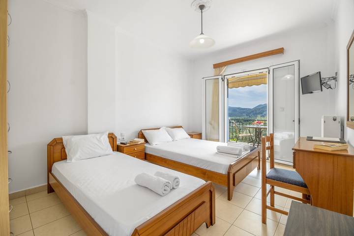 Entire studio, Studio Apartment 'Panorama 3' with Sea View, Wi-Fi and Air Conditioning in Greece