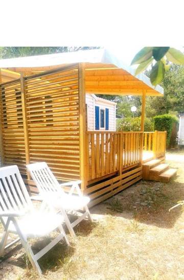 Camping pour 6 personnes, avec piscine et jardin à La Roque-d'Anthéron
