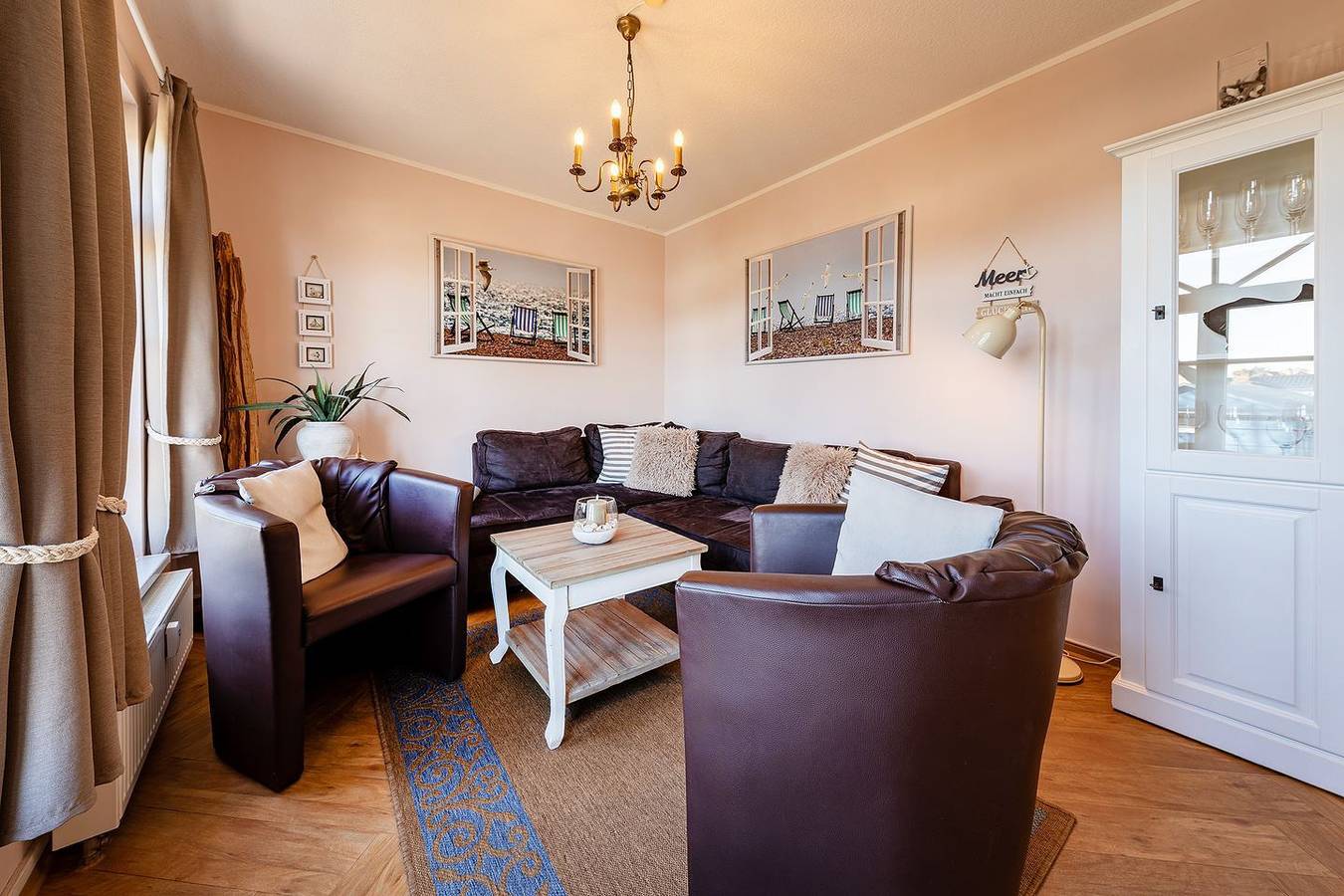 Ganze Wohnung, Ferienwohnung "Windjammer" im Ortskern von Ahrenshoop ca. 65 m² für 2-5 Personen in Ahrenshoop, Fischland