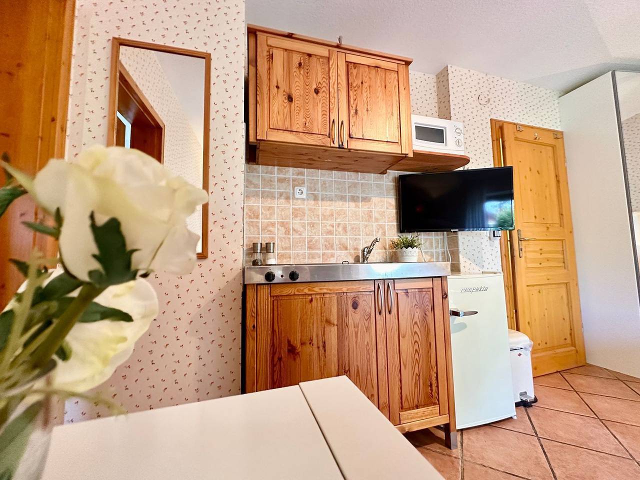 Ganze Wohnung, Willkommen im Lütt Kostall – Ihr gemütlicher Rückzugsort im traumhaften Gulfhof in Altharlingersiel, Neuharlingersiel