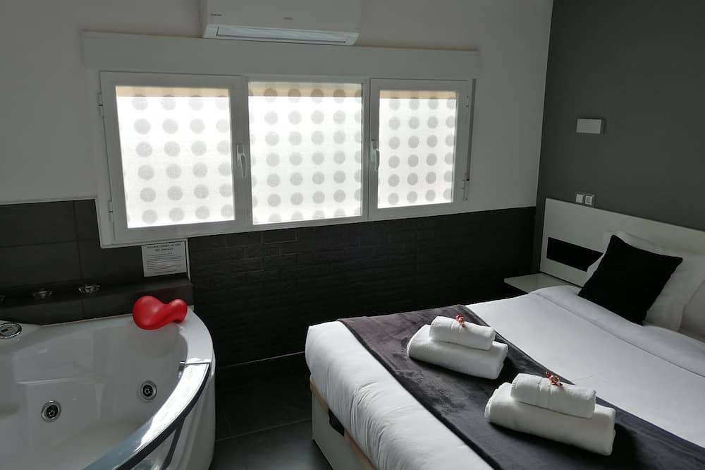 Entire apartment, Gredos Loft Apartment (with jacuzzi) in Arenas de San Pedro, Valle del Tiétar