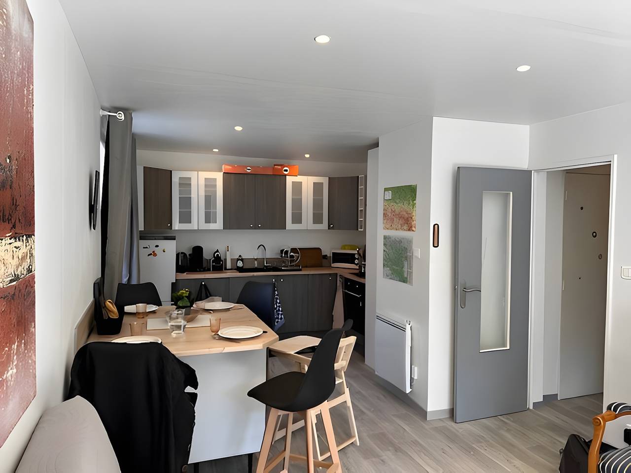 Apartamento entero, Apartamento “Gîte L'ors, tranquilidad y desconexión” con vistas a la montaña, jardín y Wi-Fi in Couflens, Parque Natural Regional de los Pirineos de Ariège