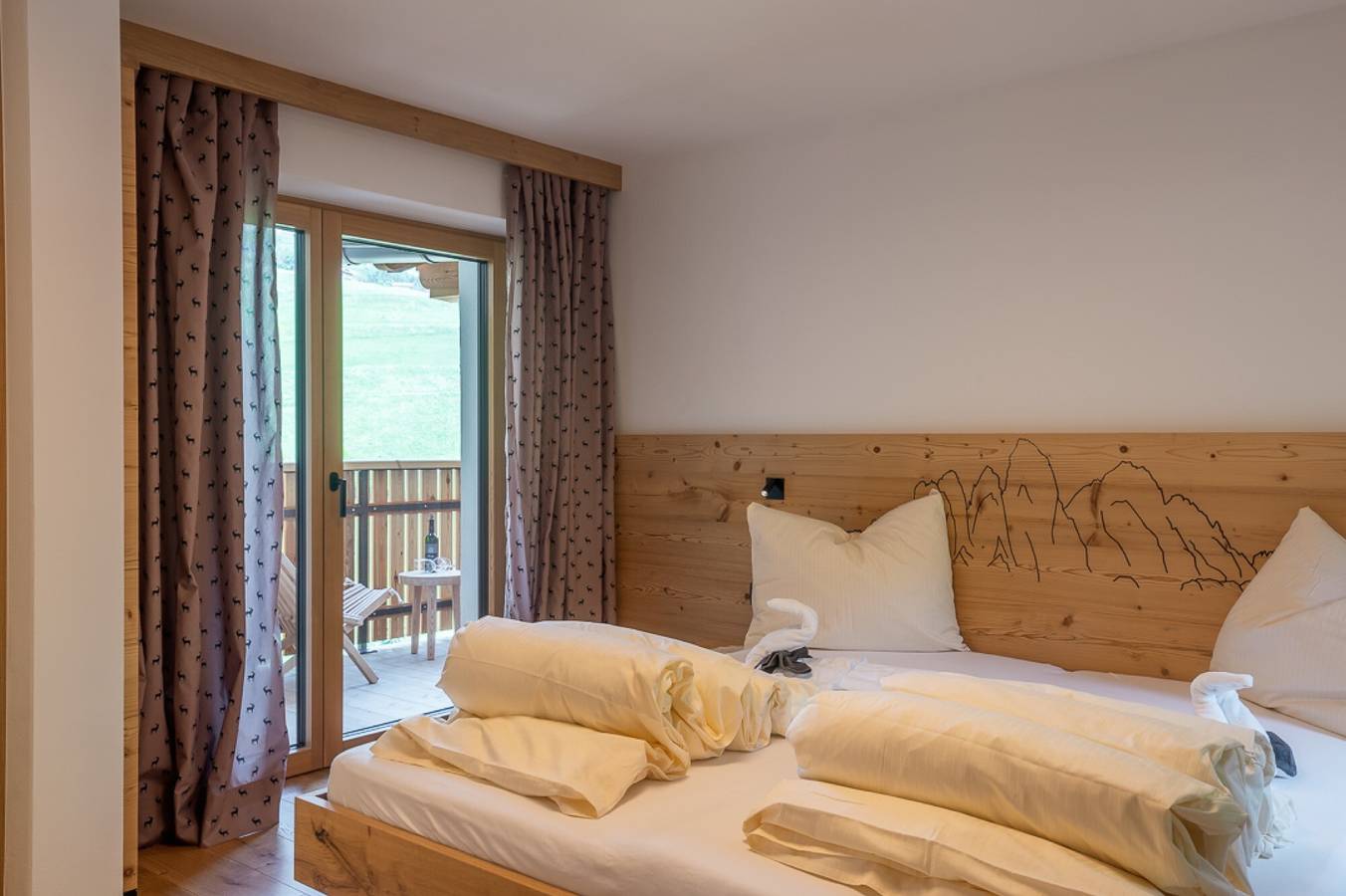 Appartement "Planerhof Alpenrose" avec vue sur la montagne, terrasse commune et Wi-Fi in Pardell, Funes