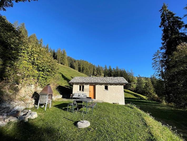 Ganze Ferienwohnung, Maiensäss Stgeavs - 2-Bett-Haus in Muntogna da Schons, Hinterrhein