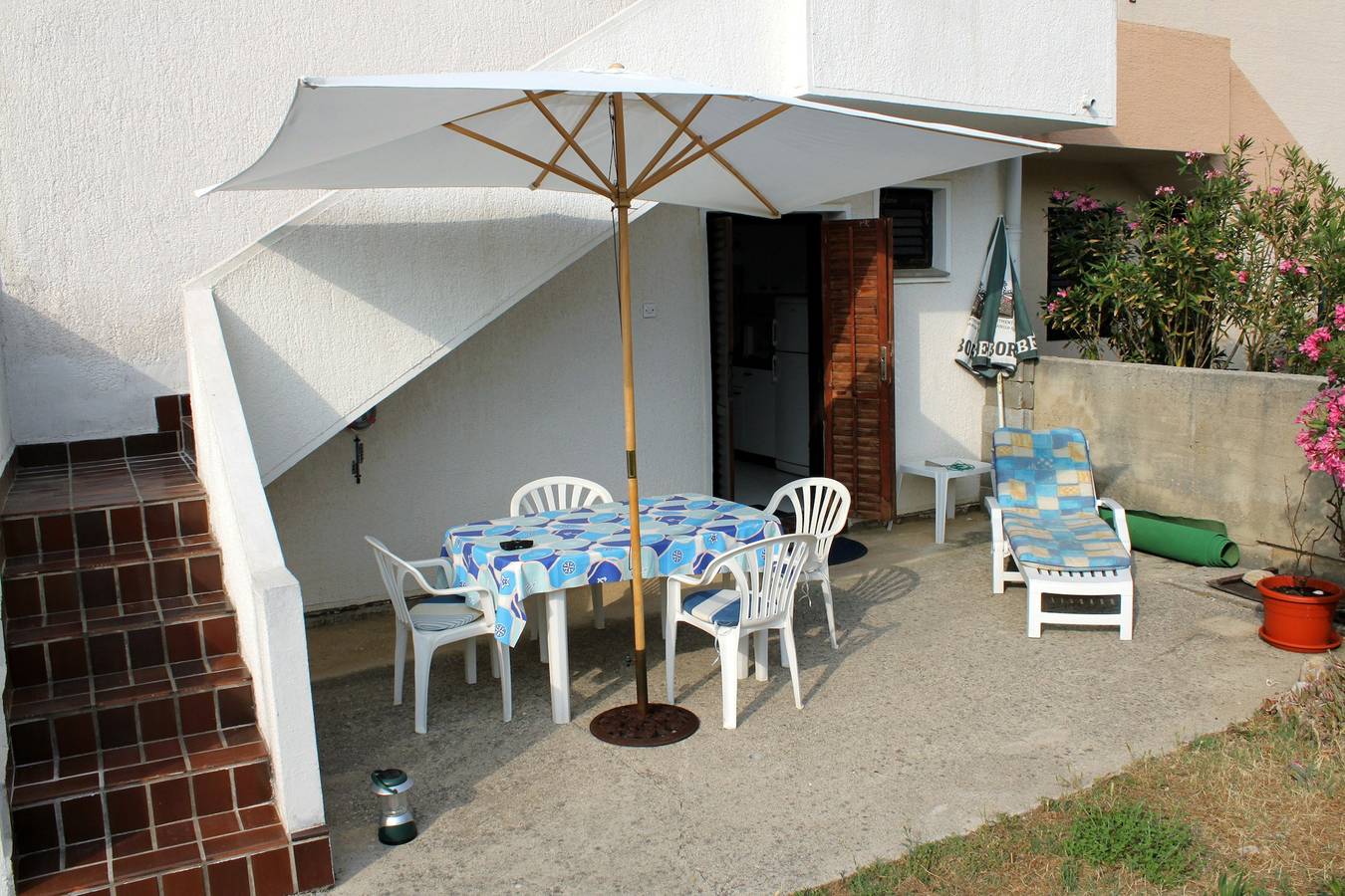 Ganze Wohnung, 1-Zimmer-Ferienwohnung mit Terrasse Kosljun, Pag A-3321-c in Pag Stadt, Pag