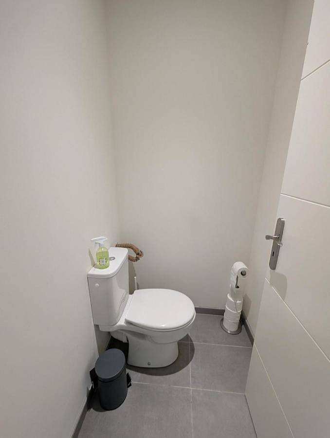 Appartement entier, One-Bedroom Apartment in Istres, Côte méditerranéenne (France)
