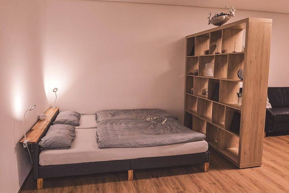 Ganze Wohnung, Renovierte Ferienwohnung (46qm) mit Terrasse  in Ebern, Landkreis Haßberge