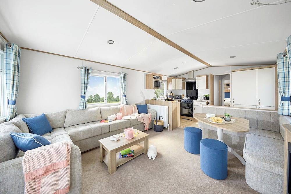 Platinum 2 No Pet Sleeps 4 in Cornwall
