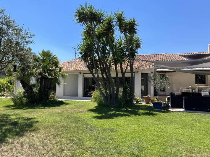 Villa pour 12 personnes, avec jacuzzi ainsi que jardin et piscine à Cuers