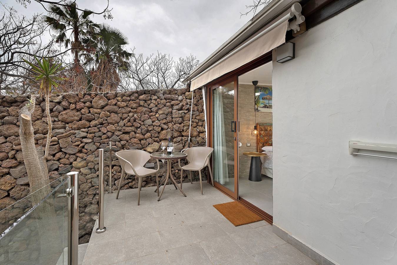 Apartamento entero, Apartamento 'Finca Wapa - Estudio 2' con vistas al mar, Wi-Fi y aire acondicionado. in Las Puntas, Frontera 