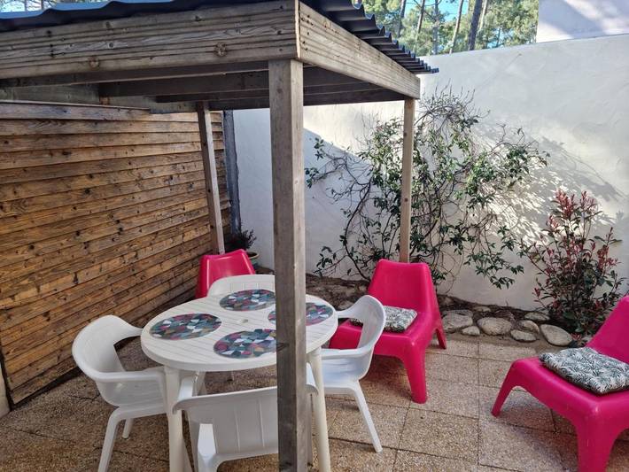 Location de vacances pour 6 personnes, avec terrasse et vue, adapté aux familles dans Plage Sainte-Anne - 2