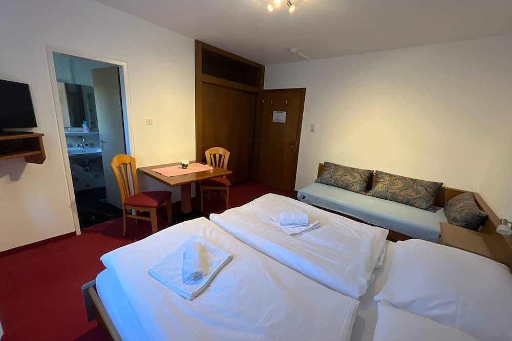 Zimmer 18 / 3bett Ohne Balkon - Pension Alpina in Obsteig, Tiroler Oberland