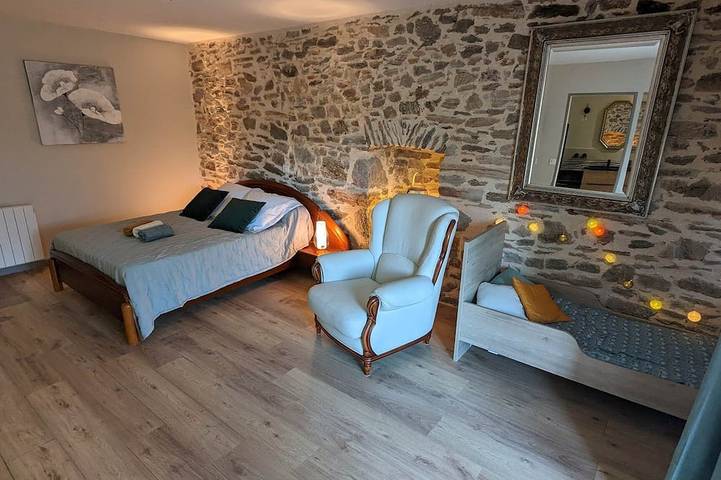 Location de vacances pour 3 personnes, avec piscine et jardin à Bagnac-sur-Célé - 2