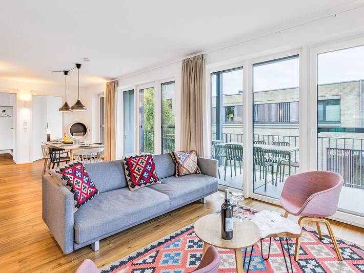 Ferienwohnung für 6 Personen, mit Balkon und Whirlpool sowie Pool in Lembruch