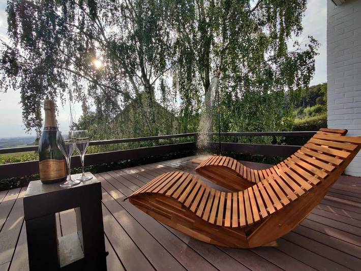 Location de vacances pour 8 personnes, avec Balcon et Terrasse ainsi que Jardin et Vue dans Amougies