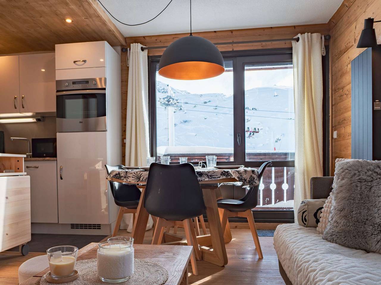 Hel lejlighed, Modern comfort in Val Thorens – 5 people, ski-in/ski-out, quiet area in Val Thorens, Massif de la Vanoise