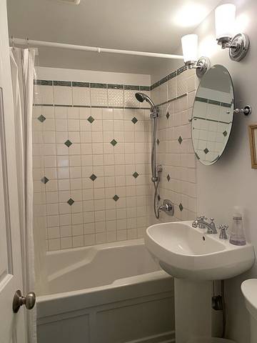 Vacation Home for 7 Guests in Londonderry, Magic Mountain Ski Area, Picture 3