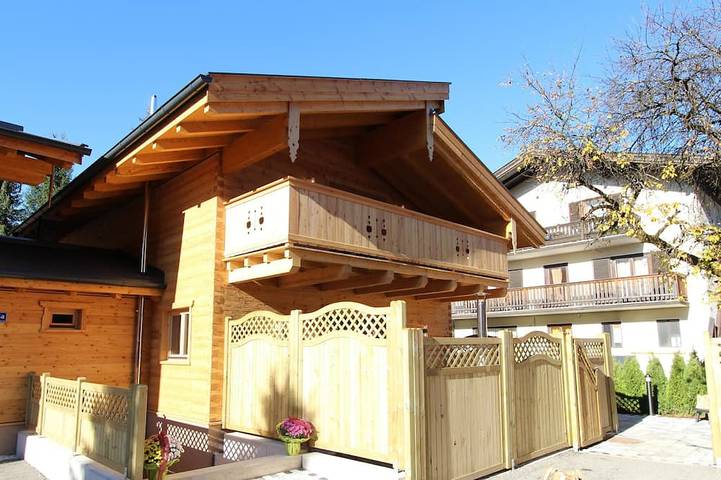 Chalet für 10 Personen, mit Whirlpool und Sauna sowie Balkon