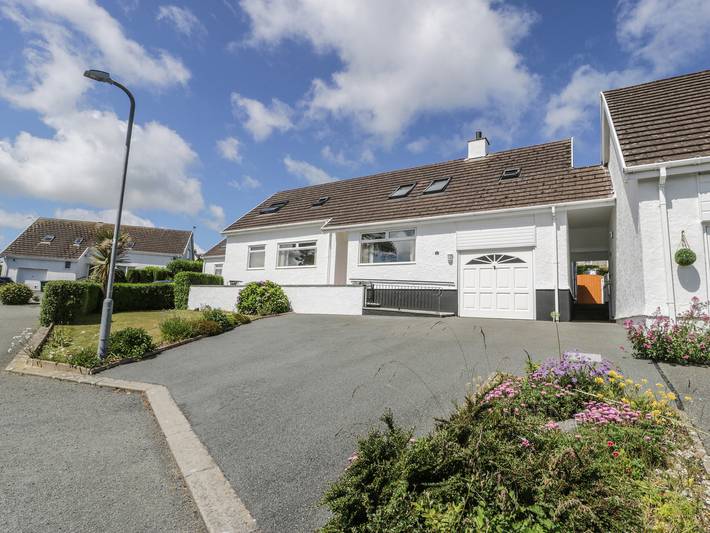 Holiday rental for 9 people, with garden, with pets in Benllech