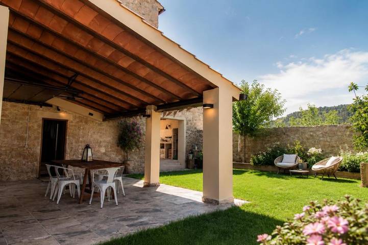 Casa rural para 10 personas, con Balcón y Terraza además de Jardín y Vistas en Conca de Barberà