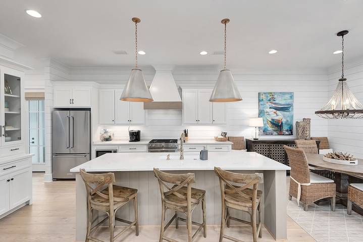 Vacation rental for 12 people, with pool and balcony in Blue Mountain Beach