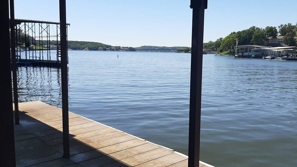 Ganze Wohnung, Million Dollar View - Hauptkanal - Indian Pointe Condo 17mm in Osage Beach, Lake of the Ozarks