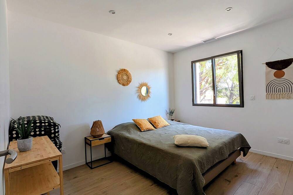 Villa neuve, Lumineuse au Calme Avec Piscine, Patio.. Tout Équipée pr 6 pers max in Châteauneuf-de-Gadagne, Vaucluse
