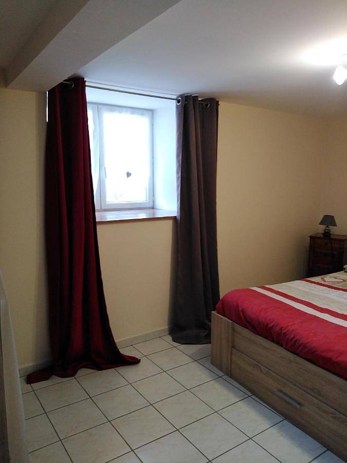 Gîte pour 4 personnes, avec terrasse et vue à Saint-Germain-Laprade - 3