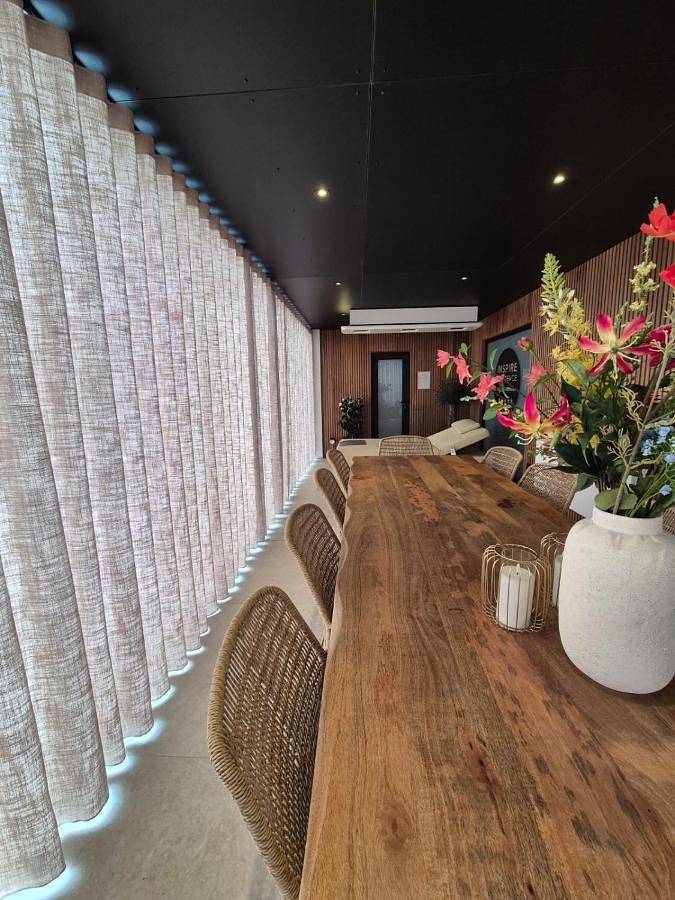 Location de vacances pour 10 personnes, avec jacuzzi et jardin ainsi que sauna et piscine à Tongres - 4