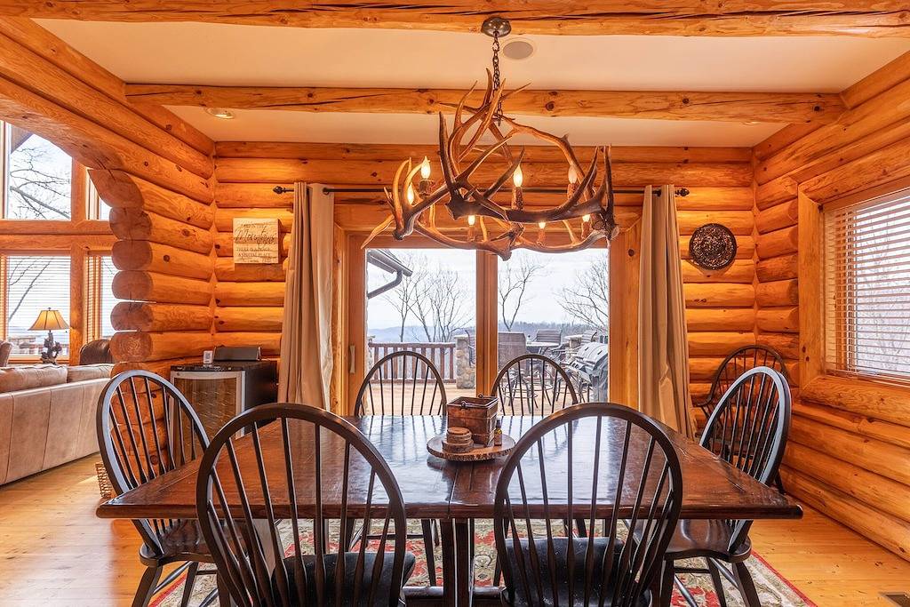 Good Day Sunshine - 4Br South of Blowing Rock with amazing views, ample privacy, and a hot tub in Caldwell County