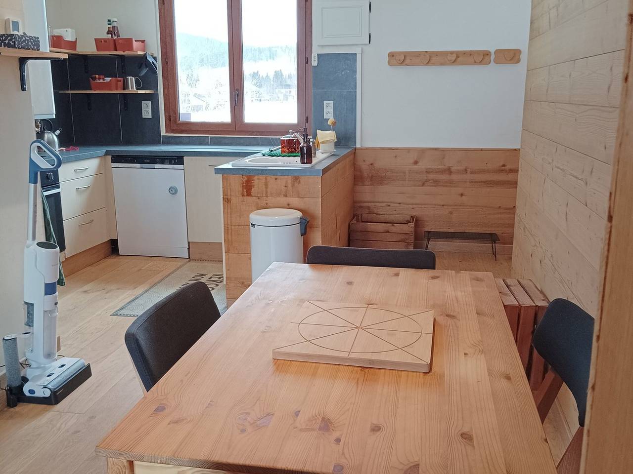 Appartement entier, Appartement rénové au cœur du Vercors à Autrans, jusqu'à 5 pers, terrasse ensoleillée in Autrans-Méaudre-en-Vercors, Parc naturel régional du Vercors