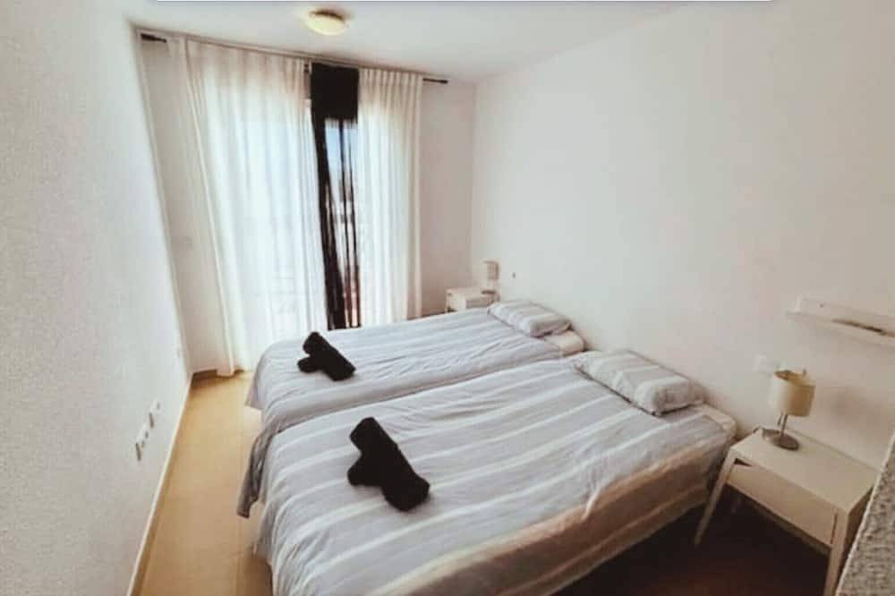 Ganze Wohnung, Beautiful 2-room apartment in Condado de Alhama Golf Resort: pools, A/C, Wi-Fi in Condado de Alhama, Alhama de Murcia