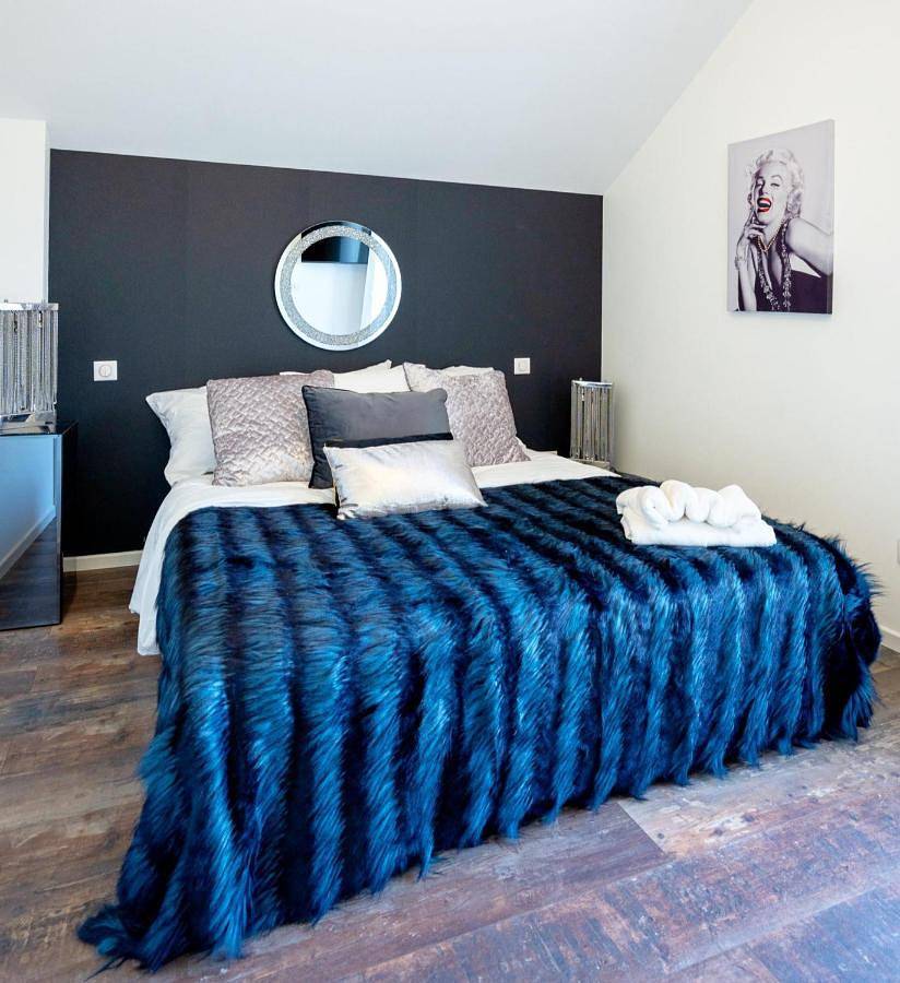 Appartement entier, La Marilyn by Leslodgespa - Confort haut de gamme, salle de bain privée, jardin et cuisine commune, à 5 minutes de l'aéroport in Blotzheim, Région de Mulhouse