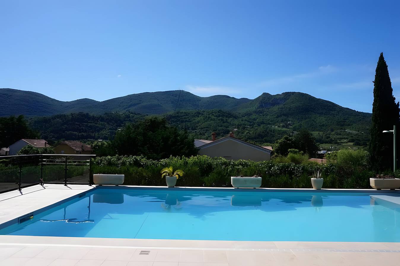 Holiday Home “La Villa D'antan” with Mountain View, Wi-Fi and Air Conditioning in Nyons, Nyons region