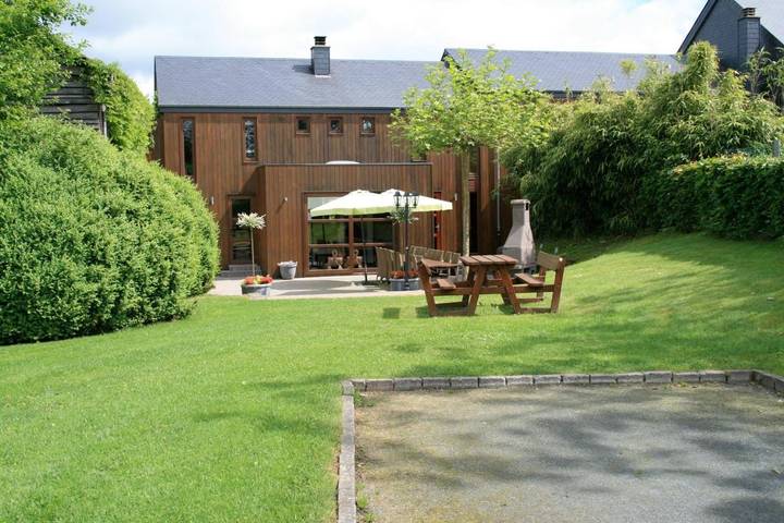 Ferienhaus für 15 Personen, mit Terrasse und Garten sowie Ausblick
