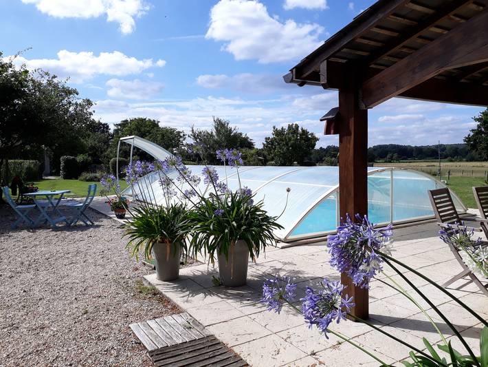Gîte pour 6 personnes, avec Terrasse ainsi que Jardin et Piscine