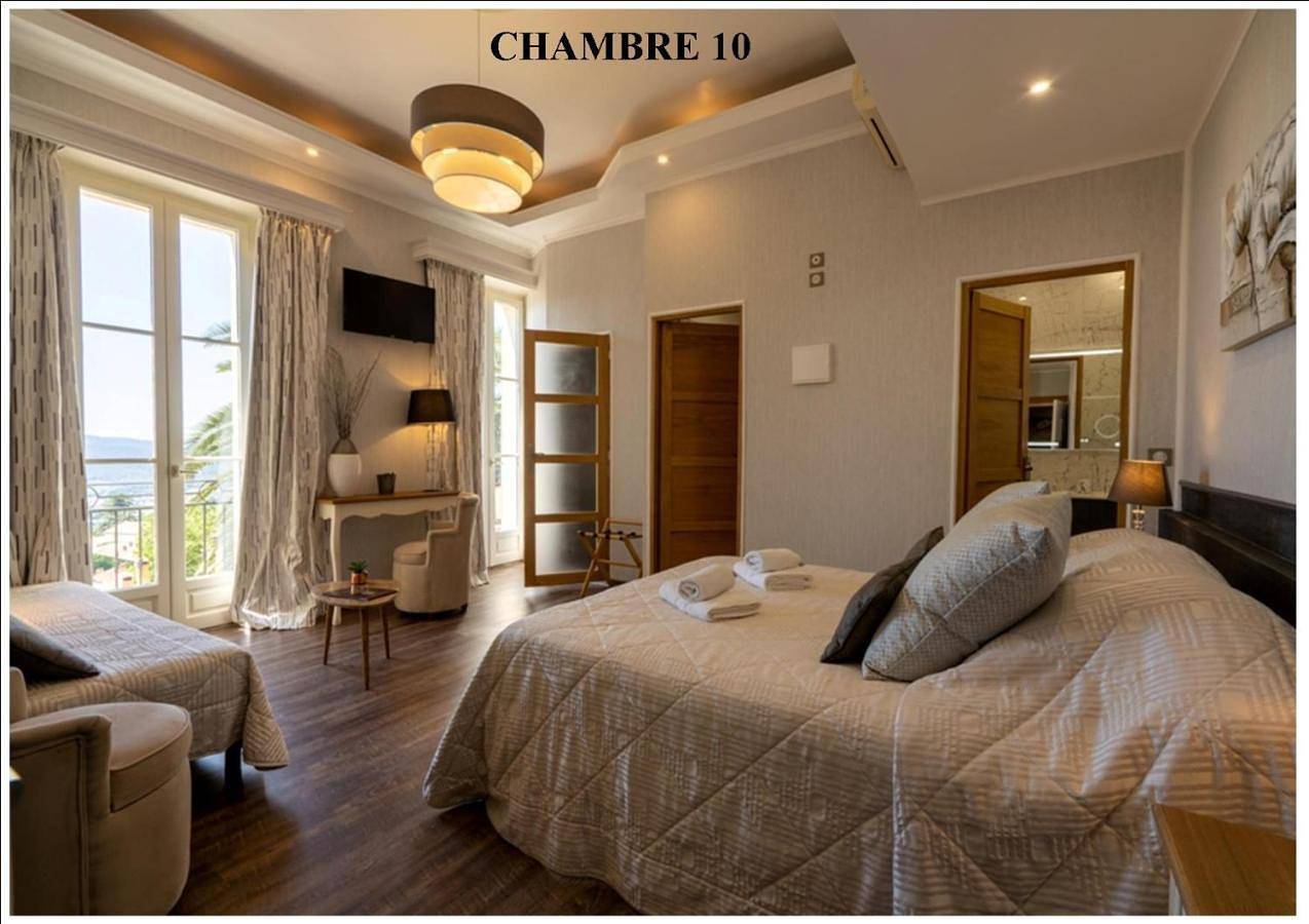 Hotel Restaurant Bellevue in Bormes-les-Mimosas, Parc national de Port-Cros