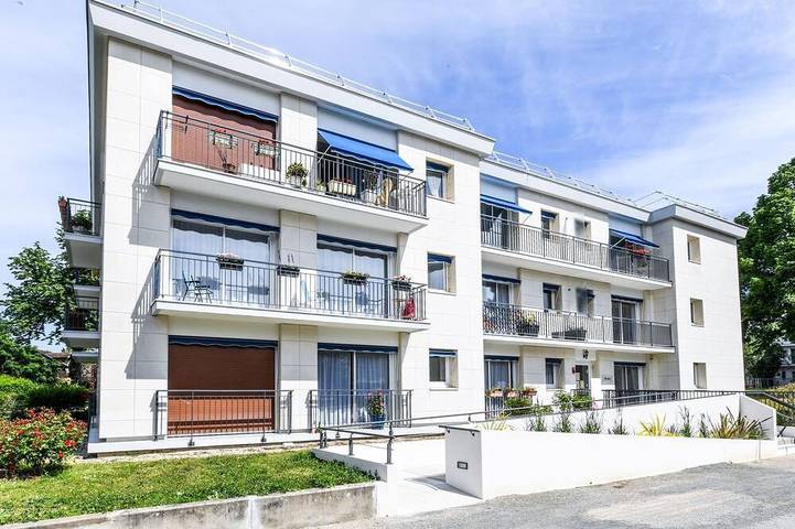 Location de vacances pour 2 personnes, avec balcon à Croissy-sur-Seine